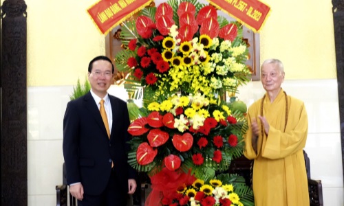 Chủ tịch nước Võ Văn Thưởng thăm, chúc mừng Đại lễ Phật đản tại TP. Hồ Chí Minh